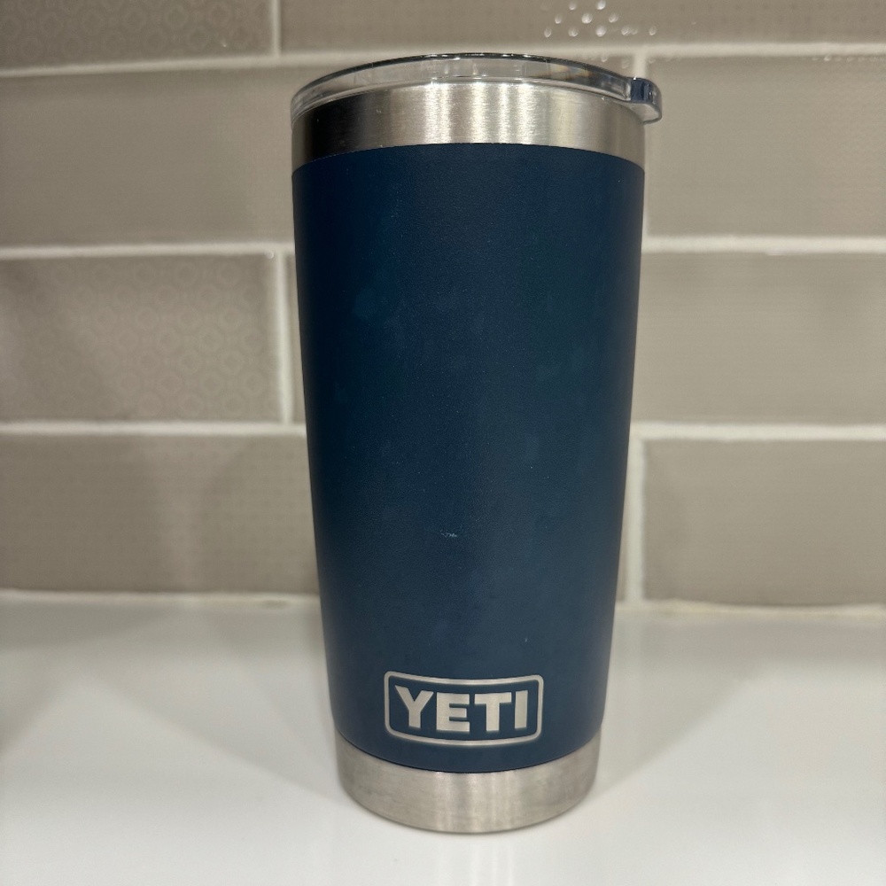 YETI Rambler 20 oz tumbler - navy